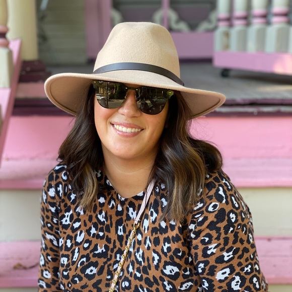 Meet your Posher, Victoria - Picture 2 of 2